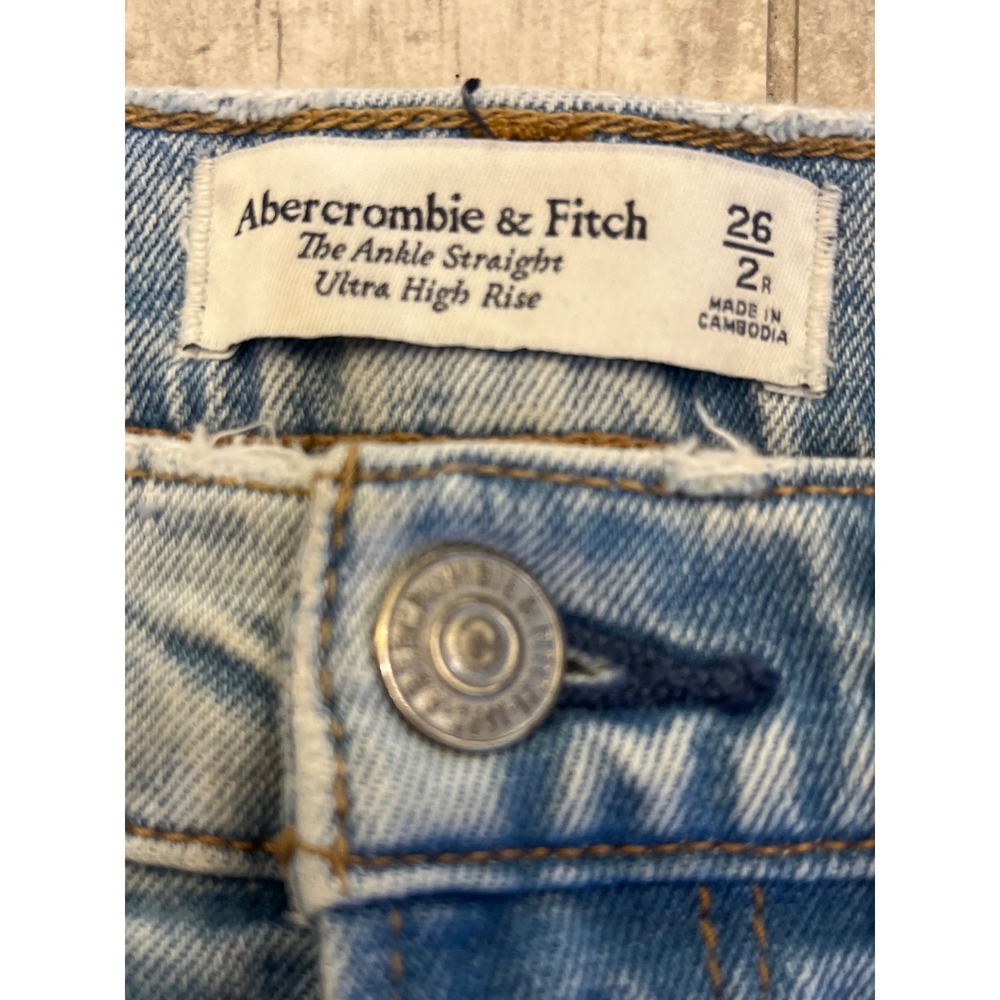 Abercrombie & Fitch Ankle Straight Ultra High Rise Jeans Light Wash‎ 26 2R